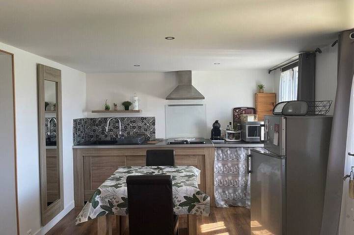 Gîte pour 3 personnes, avec jardin et piscine à Aleu
