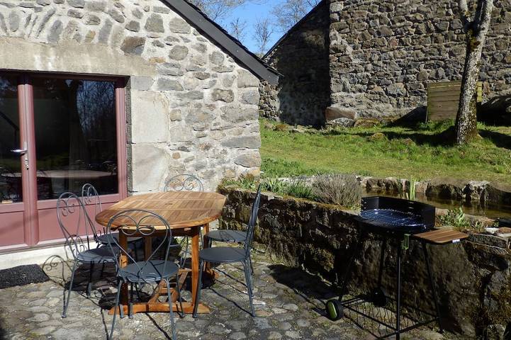 Location de vacances pour 6 personnes, avec terrasse et jardin à Chanterelle (homonymie)