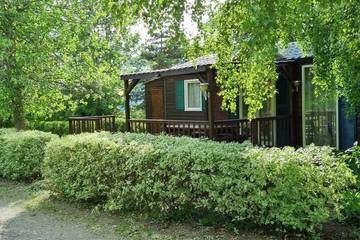 Gîte pour 6 personnes, avec jardin ainsi que terrasse et piscine, animaux acceptés à Saint-Léger-les-Mélèzes