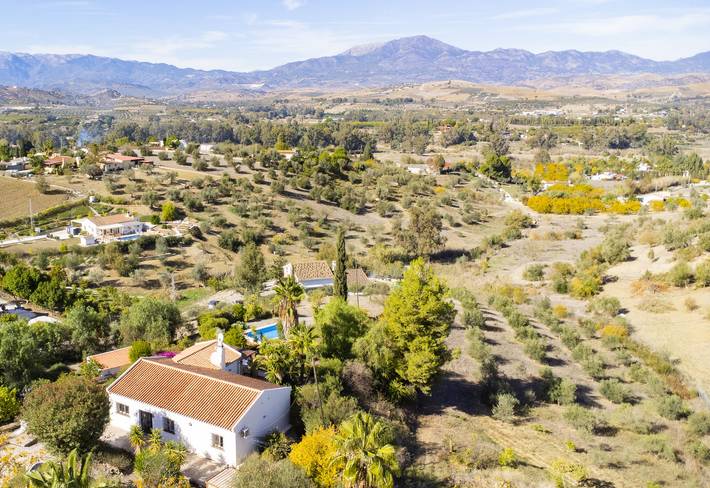 Casa rural para 4 personas, con terraza y jardín en Valle del Guadalorce - 2