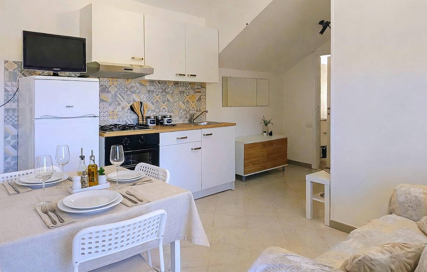 Appartamento intero, Appartamento con terrazza con WiFi, parcheggio e cucina, a 2 km dalla spiaggia in Santa Maria di Castellabate, Cilento