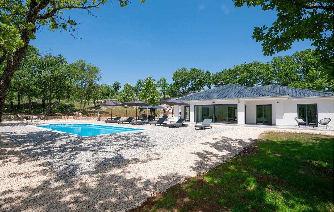 Charmante 230 m² große Wohnung mit Pool und Garage, 1,5 km vom Fluss Sija entfernt in Imotski, Makarska Riviera