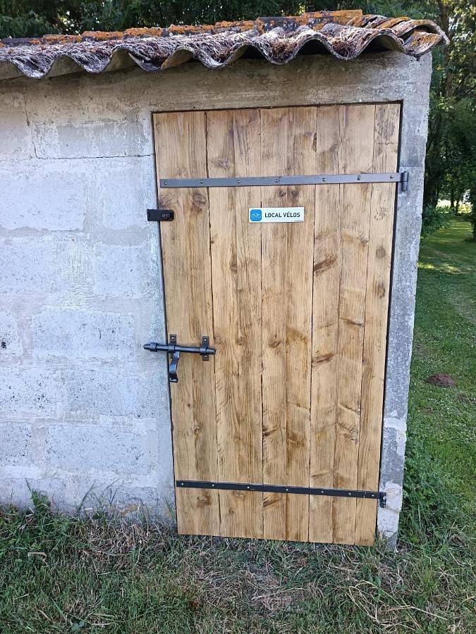 Double Room with Private Bathroom in Port-des-Barques, Région de Rochefort