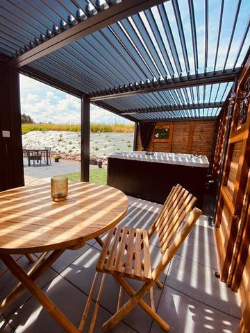 Location de vacances pour 2 personnes, avec jardin ainsi que terrasse et jacuzzi dans Uriménil