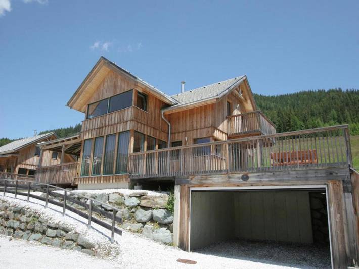 Chalet für 9 Personen, mit Sauna und Balkon in Hohentauern