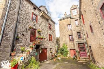 Gîte pour 6 personnes, avec jardin dans Office De Tourisme Besse