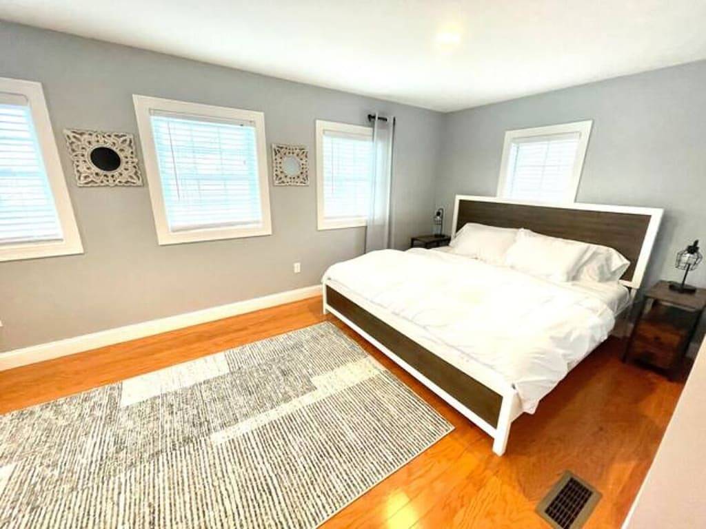 Harbor Vista House⚓️ 3rd Flr deck,Walk to Portsmouth in Kittery, York County