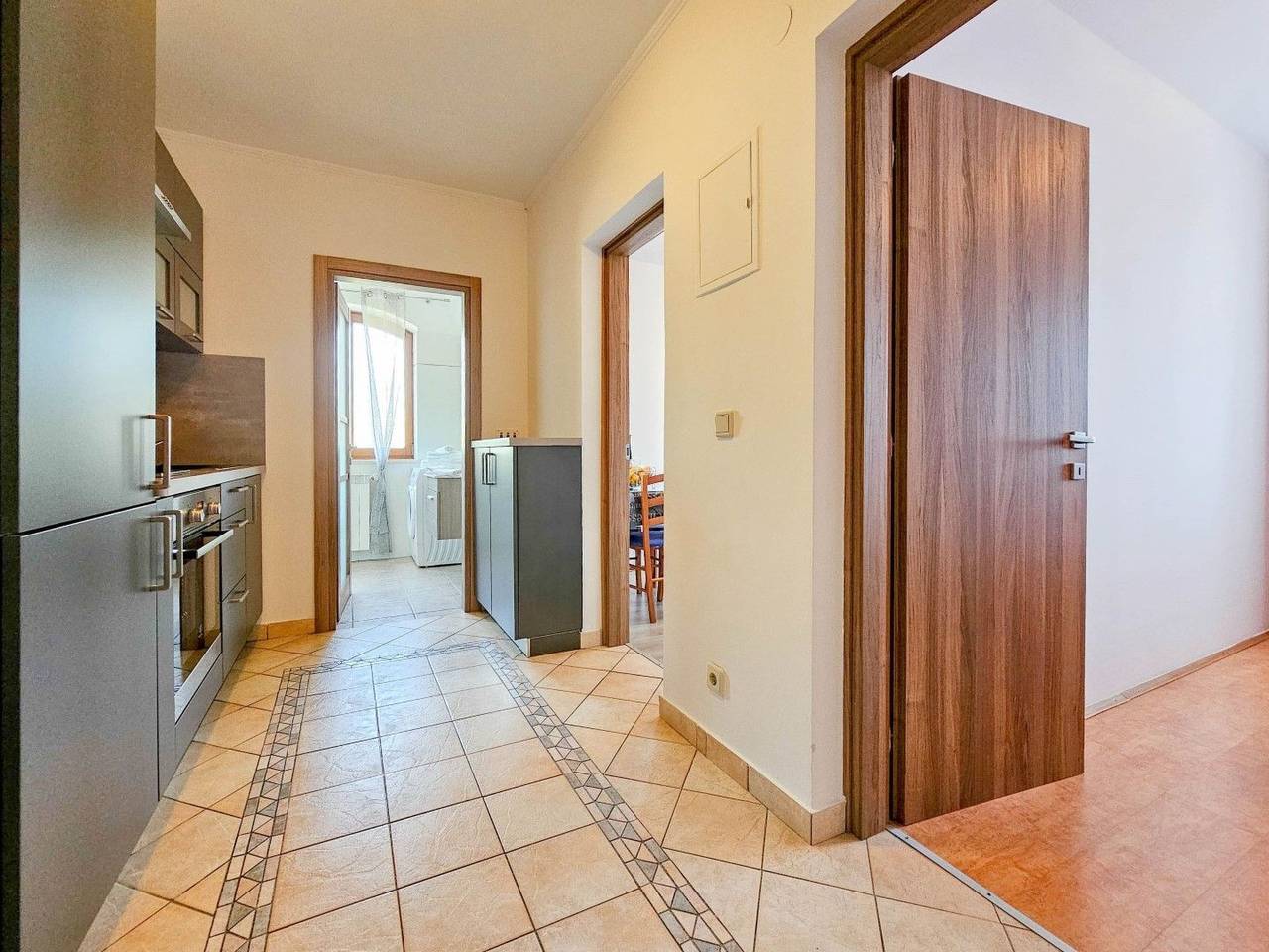 Ganze Wohnung, Apartment für 3 Personen mit Meerblick in Crveni Vrh, Umag und Umgebung