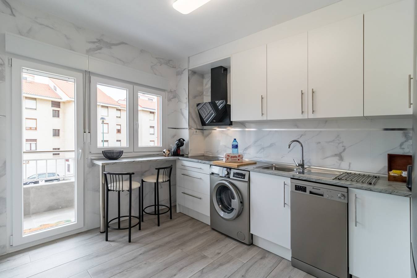 Apartamento entero, Apartamento 'Sol Luxury Céntrico' con balcón y Wi-Fi in Suances, Costa de Cantabria