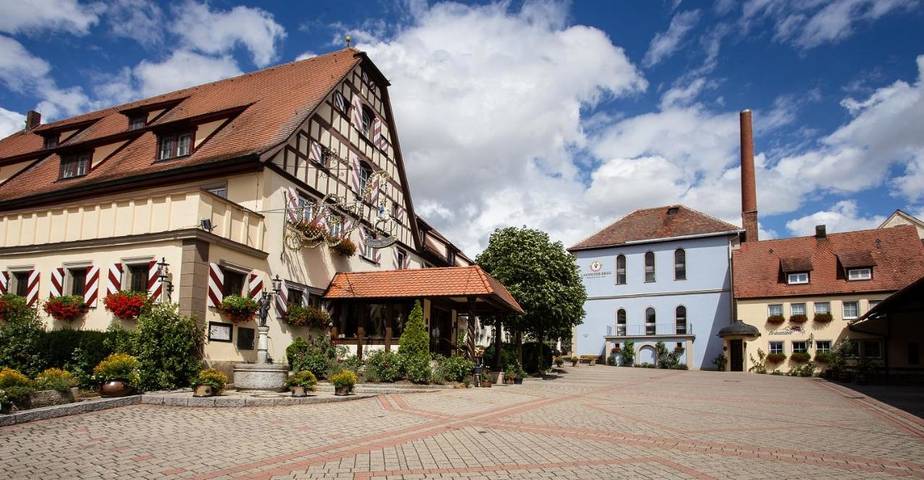 Hotel für 2 Personen, mit Terrasse und Garten in Steinsfeld