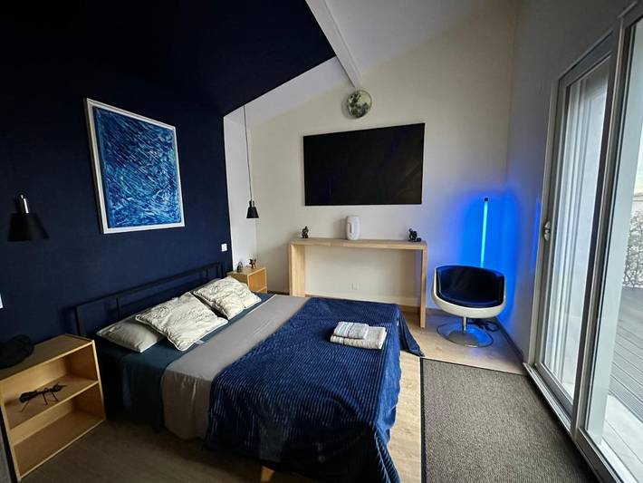 Chambre d’hôte pour 2 personnes, avec jardin ainsi que piscine et terrasse