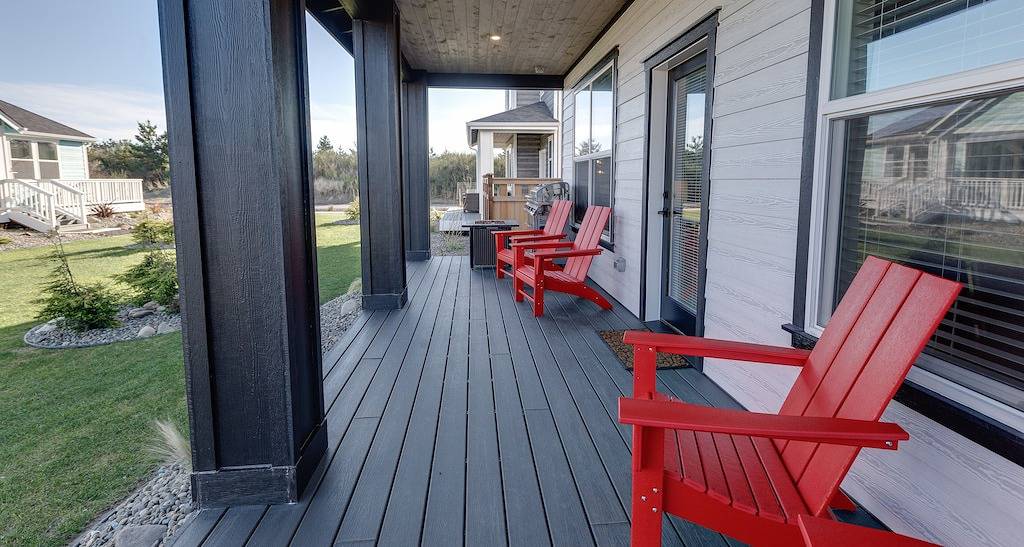 Sunset Beach Manor - Oyhut Bay Seaside Village in Ocean Shores, Grays Harbor County