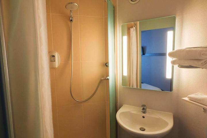 Hôtel pour 2 personnes à Beaucouzé - 3