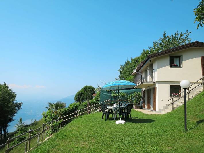 Ferienhaus für 4 Personen, mit Seeblick und Garten am Luganersee