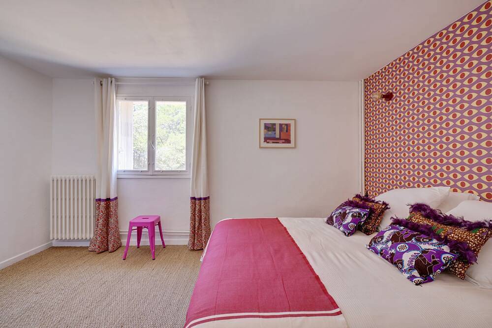 Appartement entier, Gîte top déco vers Avignon, 3 chambres-7 couchages, dans parc clos et piscines in Carpentras, Parc naturel régional du Mont-Ventoux