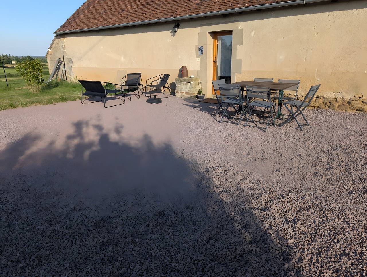 Landhaus 'Gîte de la Marquaterie' mit privatem Garten und Wlan in Bourbon-l'Archambault, Allier