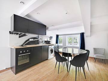 Holiday Apartment for 6 People in Paris, Ile de France, Photo 1