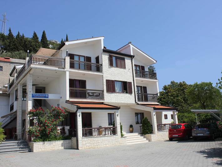 Ganze Wohnung, Comfort One Bedroom Apartment with Balcony in Ploce, Dubrovnik-Neretva