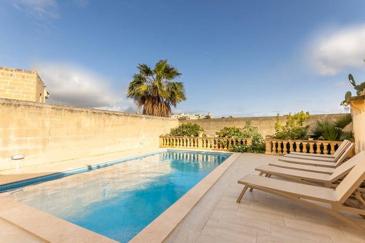 Casa de férias para 9 pessoas, com piscina, adaptado a crianças em Malta