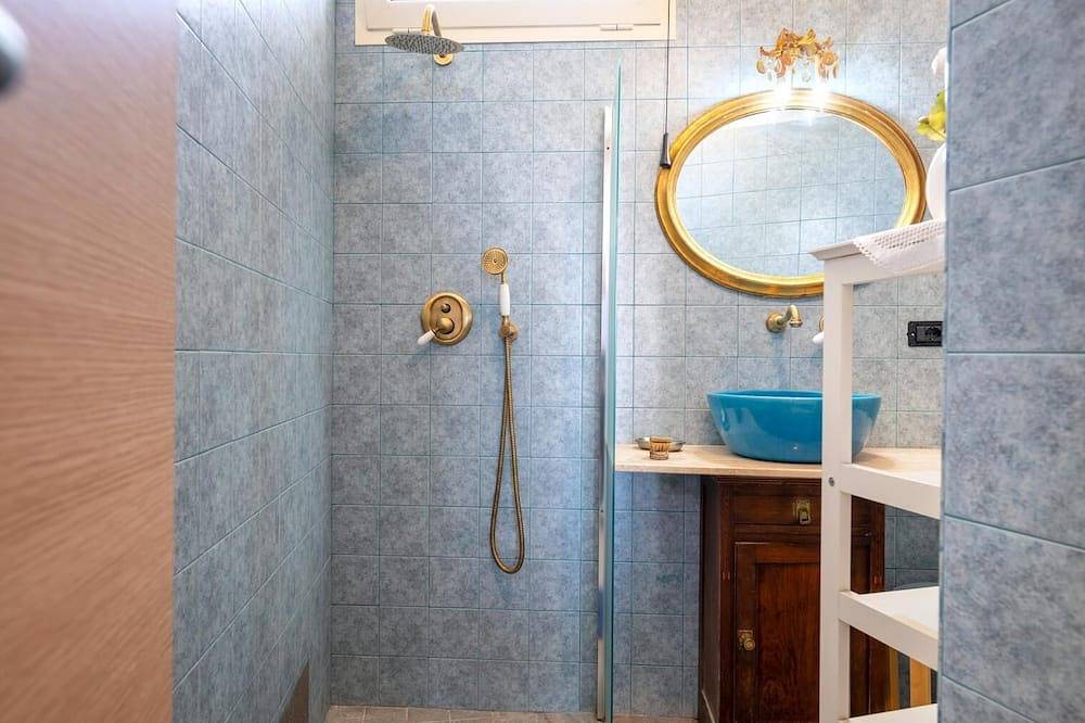 Appartamento intero, Lu Ientu, open space con terrazza vista mare. in Pulsano, Golfo di Taranto