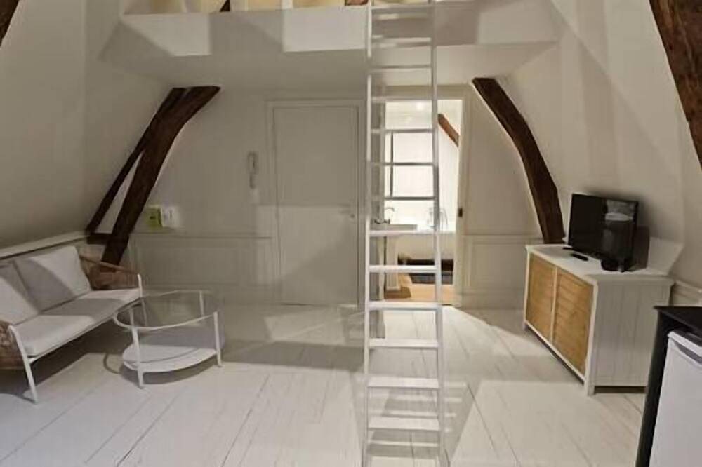 Entire apartment, Vrbo Property in Arras, Arras region