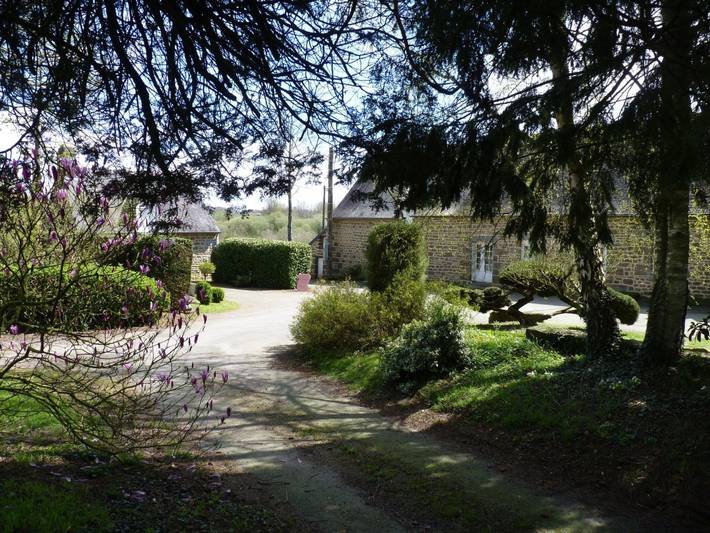 Location de vacances pour 6 personnes, avec jardin dans Maen-Roch - 2