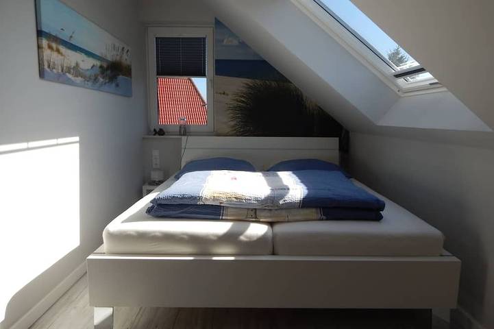 Sauna, Whirlpool, Kamin, 3TV, WLAN,2 Sz, Sky TV,Terrasse, Last Minute in Fuhlendorf, Vorpommern-Rügen