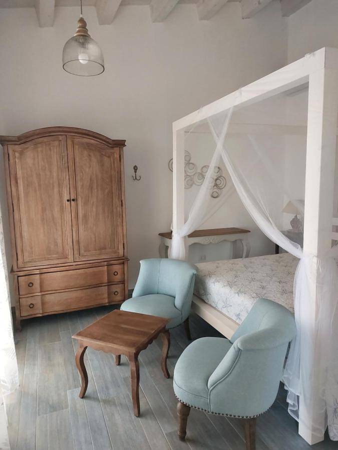 Location de vacances pour 4 personnes, avec Balcon et Terrasse ainsi que Jardin et Vue à Ustica
