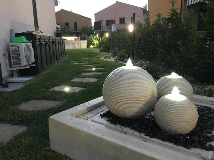 Casa sulla spiaggia per 6 persone, con panorama e giardino nonché piscina, adatto a famiglie con bambini in Sicilia