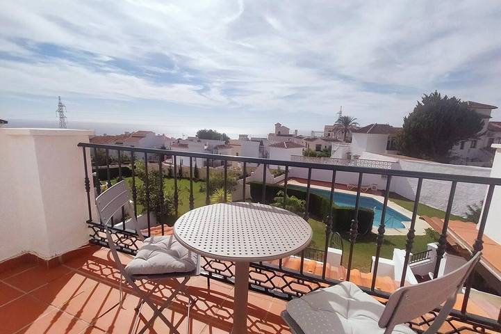 Gîte pour 4 personnes, avec piscine ainsi que balcon et jardin, animaux acceptés