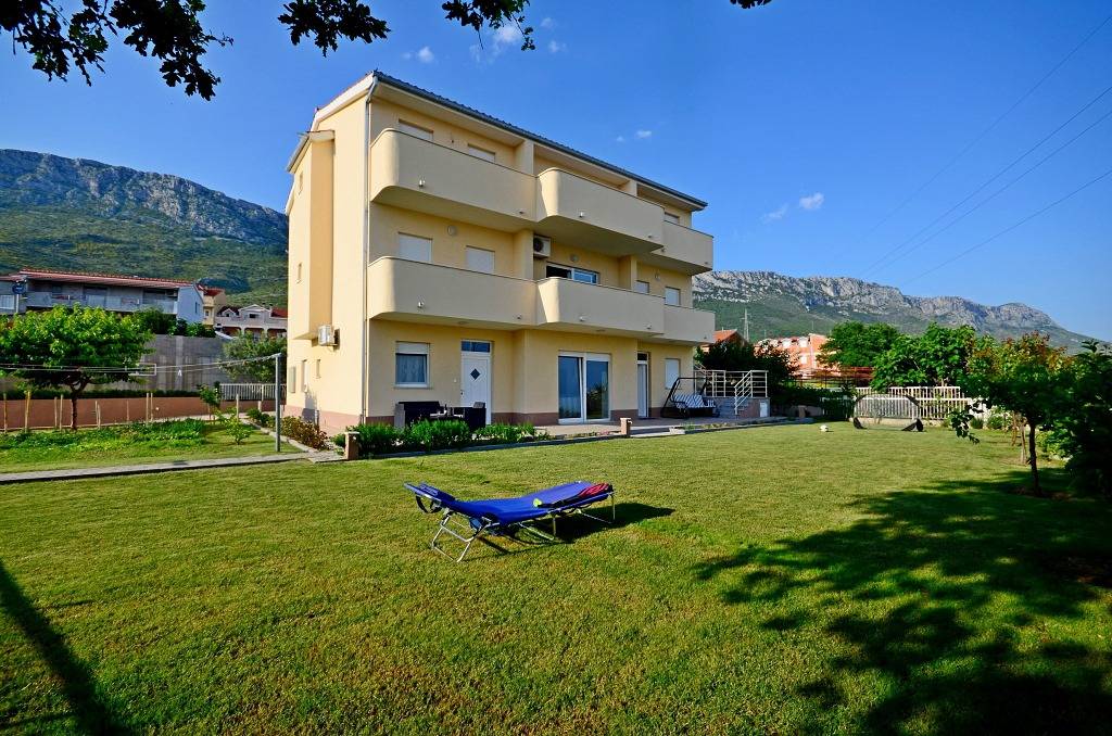 Ganze Wohnung, Ferienwohnung in Kaštel Sućurac mit Meerblick, Balkon, Klimaanlage, W-Lan (570-1) in Kastel Sucurac, Kaštela
