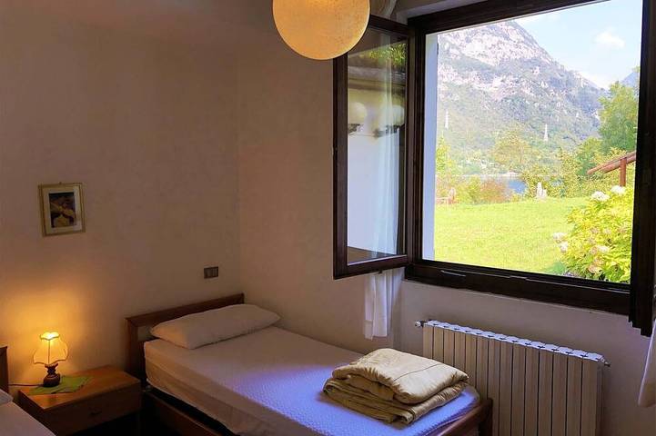 Ganze Wohnung, Directly on the lake in Crone Beach (Idro), Idro