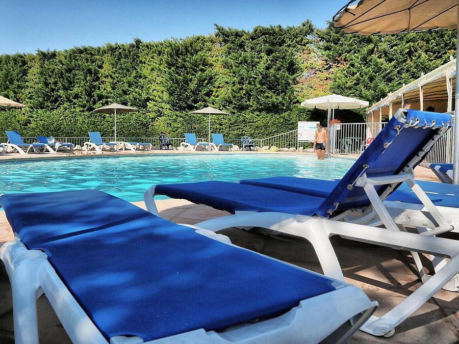 Camping Des Favards - Mobilhome 6 personnes - Confort 2 chambres in Violès, Vaucluse