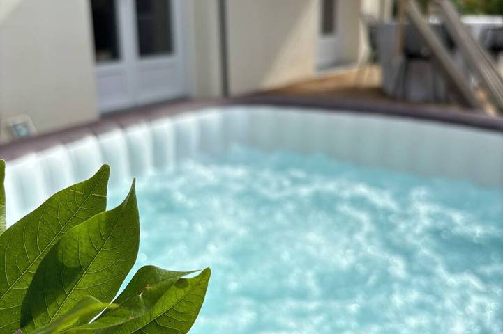 Maison de vacances pour 4 personnes, avec jardin ainsi que terrasse et jacuzzi