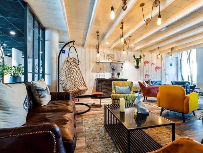 Hôtel pour 2 personnes, avec jacuzzi et piscine ainsi que sauna et terrasse, animaux acceptés