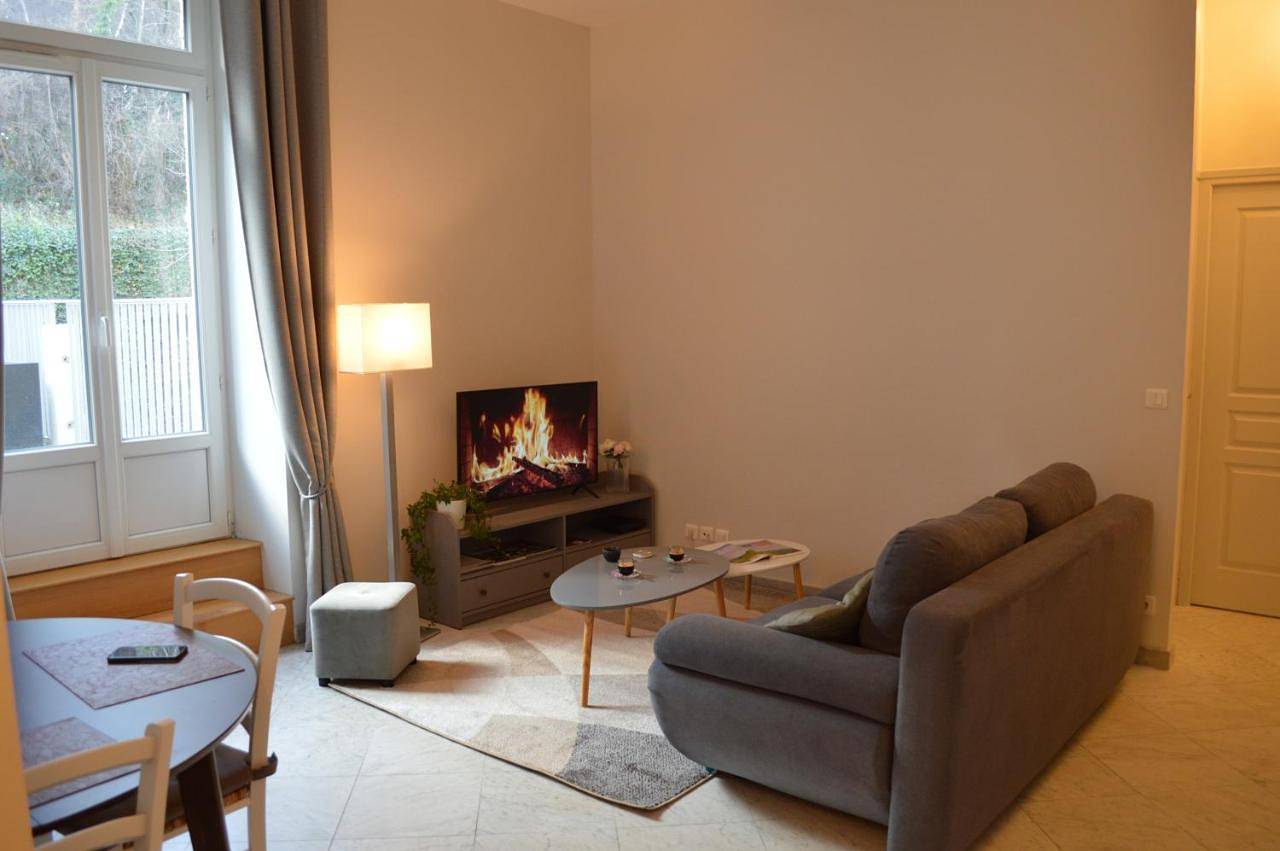 Appartement entier, St Nectaire- Appartement Terrasse Privée- 4 personnes in Saint-Nectaire, Parc naturel régional des Volcans d'Auvergne