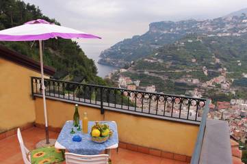 Gîte pour 3 personnes, avec vue et jardin à Minori