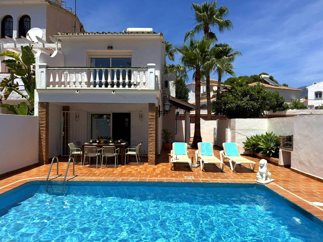 Villa Los Leones in Playa de Burriana, Nerja