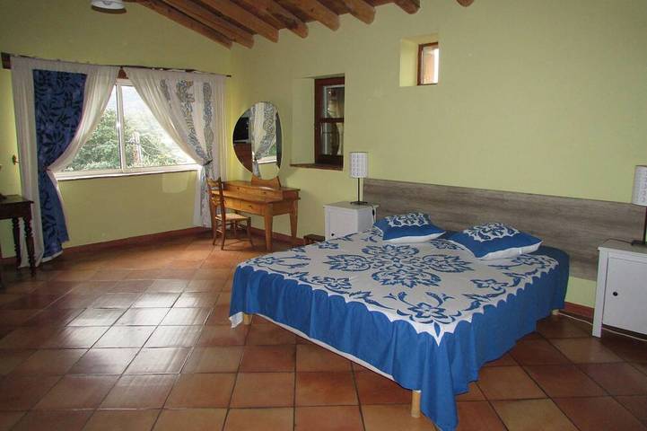 Gîte pour 8 personnes, avec jardin et piscine à Monoblet - 4