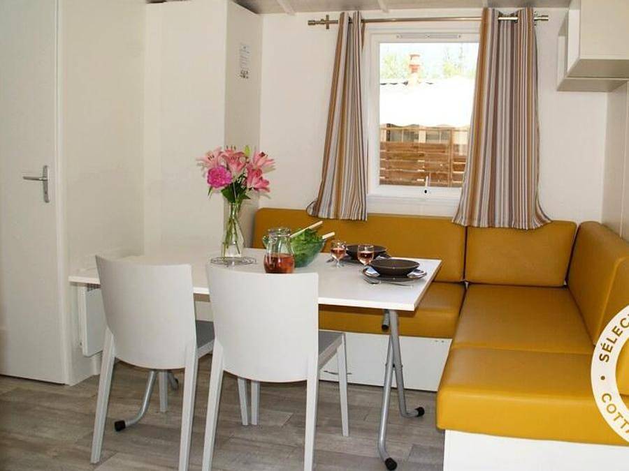 Montana Parc - Gassin - Golfe de St Tropez - Mobile home 8 persons - 4 Rooms 6/8 People Air-conditioned in Gassin, Draguignan region