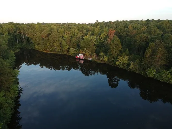 Tugboat/Private Lake - Farm Animals - Fish, Swim, Boat, Hike/Bike 5+Miles Trails in Louisa County
