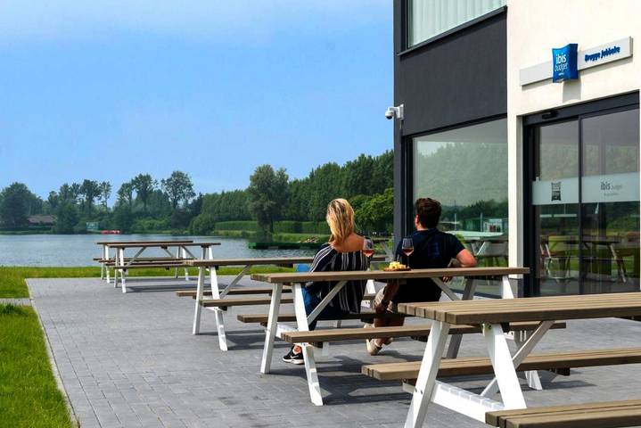 Hôtel pour 3 personnes, avec jardin et vue sur le lac à Jabbeke