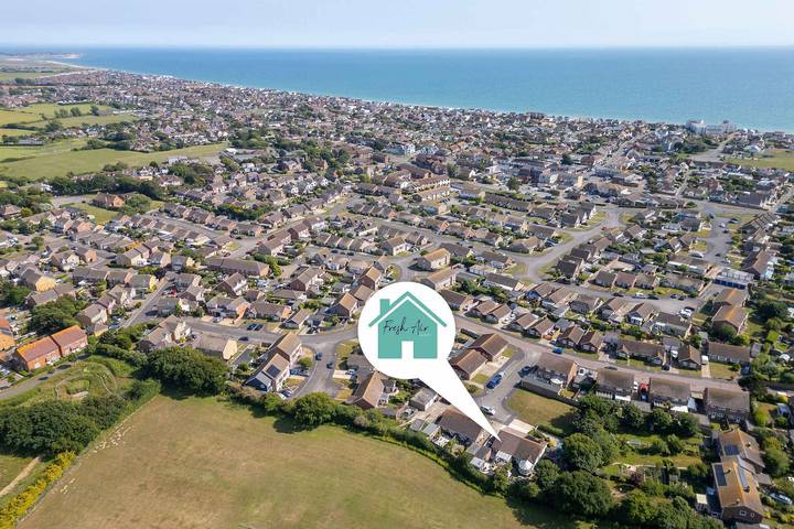 Holiday rental for 4 people, with garden and balcony, child-friendly in West Wittering
