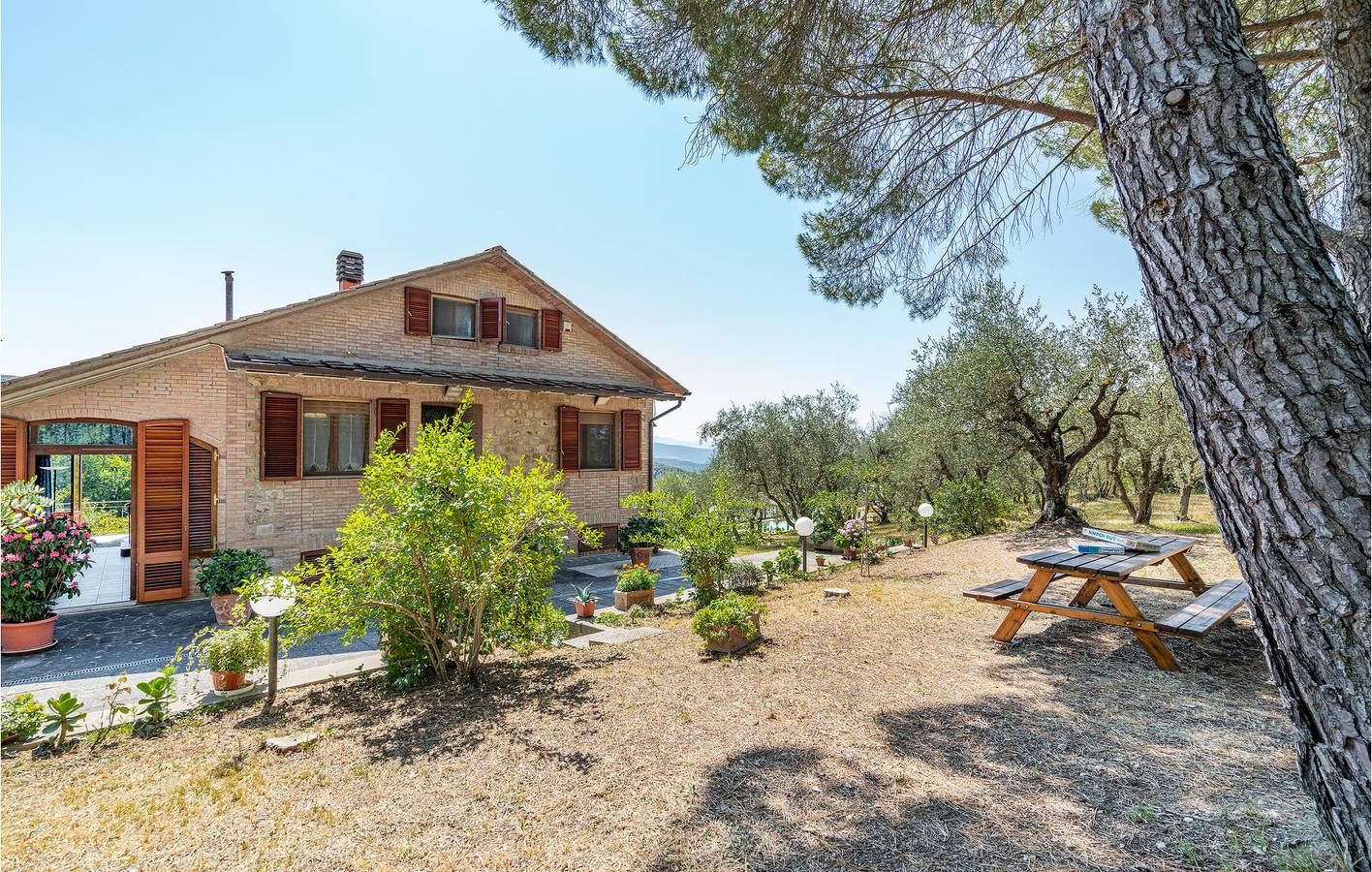 Rückzugsort am Fluss mit Pool und Garten in Murlo, Chianti