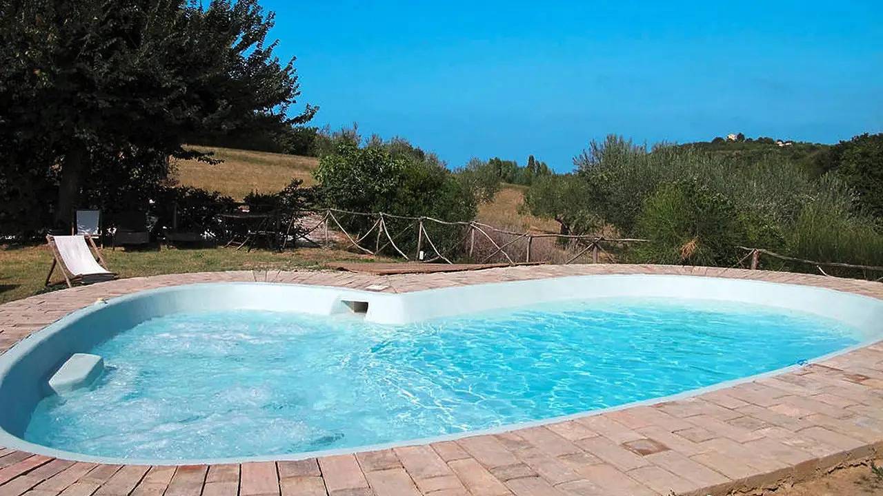 Appartamento intero, Appartamento vacanze per 2 persone con piscina in Marche