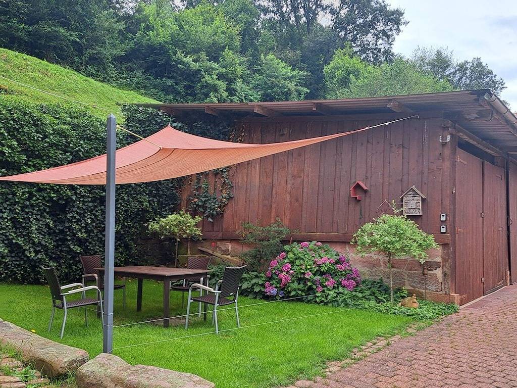 Ganze Wohnung, Ferienwohnung mit 1 Schlafzimmer in Beerfelden, Odenwaldkreis