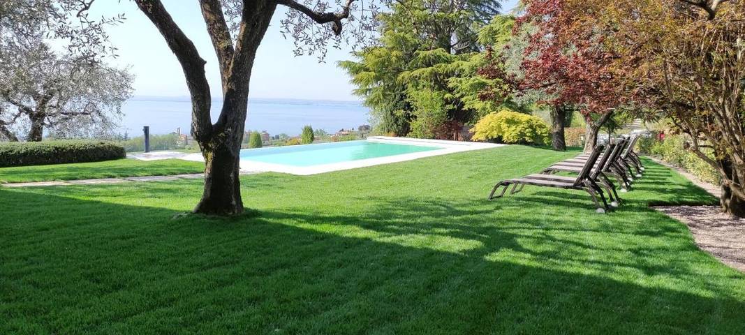 B&B für 2 Personen, mit Terrasse und Whirlpool sowie Garten und Pool in Garda