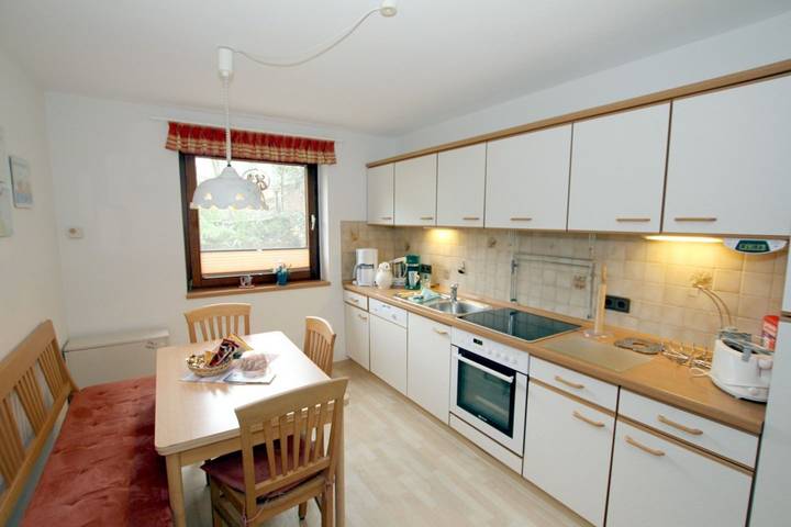 Ganze Wohnung, Ferienwhg. im 3-Familienhaus, ca. 95m² mit 3-Zimmern für 5 Personen, Souterrain in Wyk auf Föhr (Stadt), Wyk auf Föhr