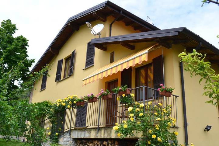 Rustico per 3 persone, con Giardino e Piscina nonché Panorama in Provincia di Piacenza