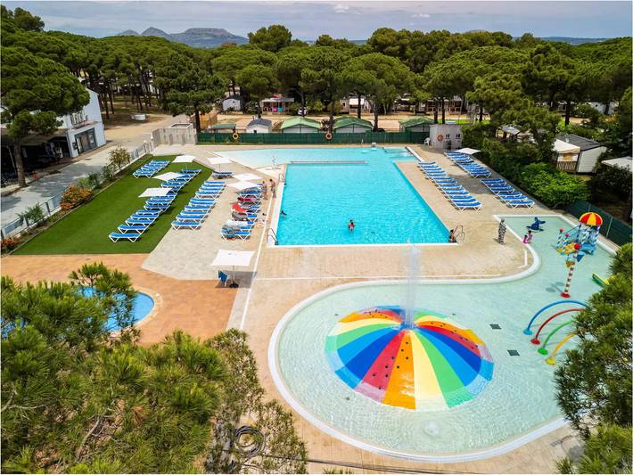 Glamping voor 6 personen, met zwembad en terras, met huisdier aan de Costa Brava